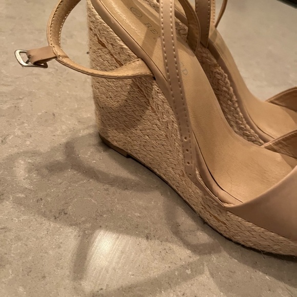 Women’s Revamped Heels - Picture 3 of 5